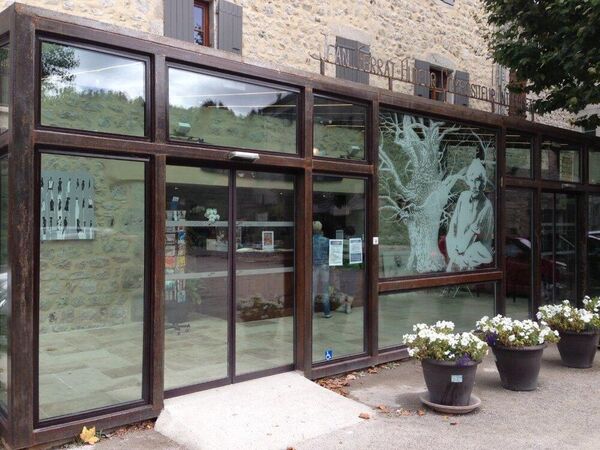 porte automatique coulissante - Mus&eacute;e - Ard&egrave;che 07