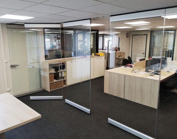 cloison mobile vitrée