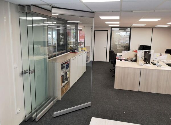 cloison mobile vitrée