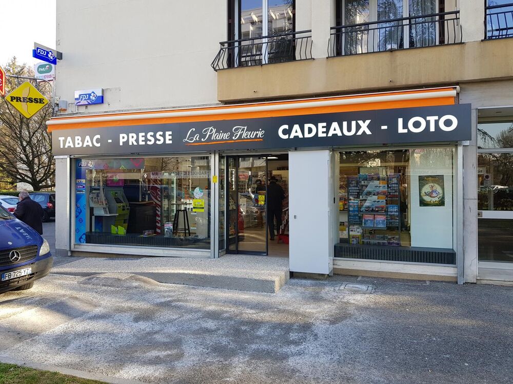 porte automatique coulissante tabac presse - Is&egrave;re