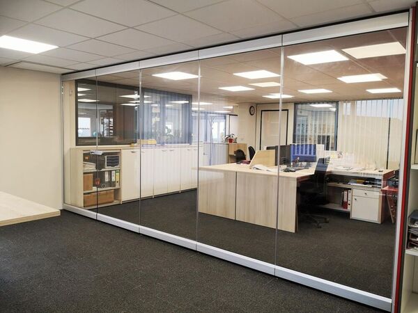 cloison mobile vitrée